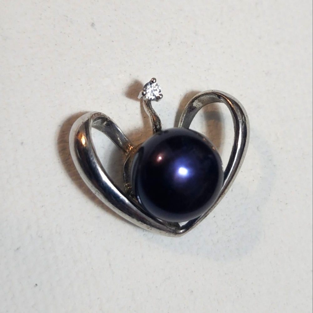 Sterling Silver Black Pearl with Diamond pendant